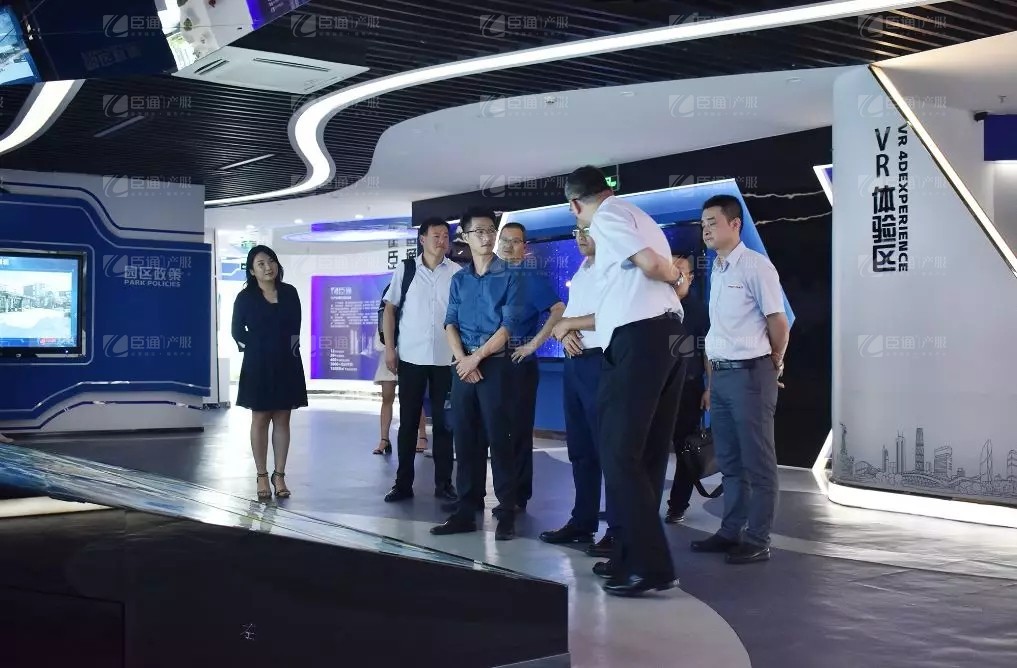 銅川市開發(fā)投資有限公司高層領導一行到訪臣通公司 銅川市開發(fā)投資有限公司高層領導一行到訪臣通公司